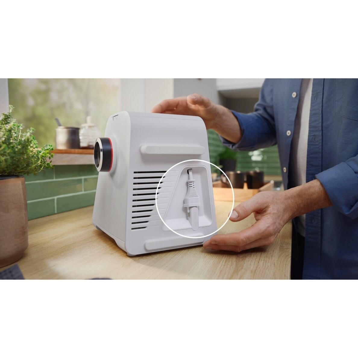 Bosch Serie 4 MFWS420W elektrinė mėsmalė, 1900 W, balta/juoda 9