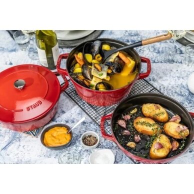 Staub La Cocotte apvali ketaus kepimo forma – 3 dalių rinkinys 3 Staub La Cocotte apvali ketaus kepimo forma – 3 dalių rinkinys 3