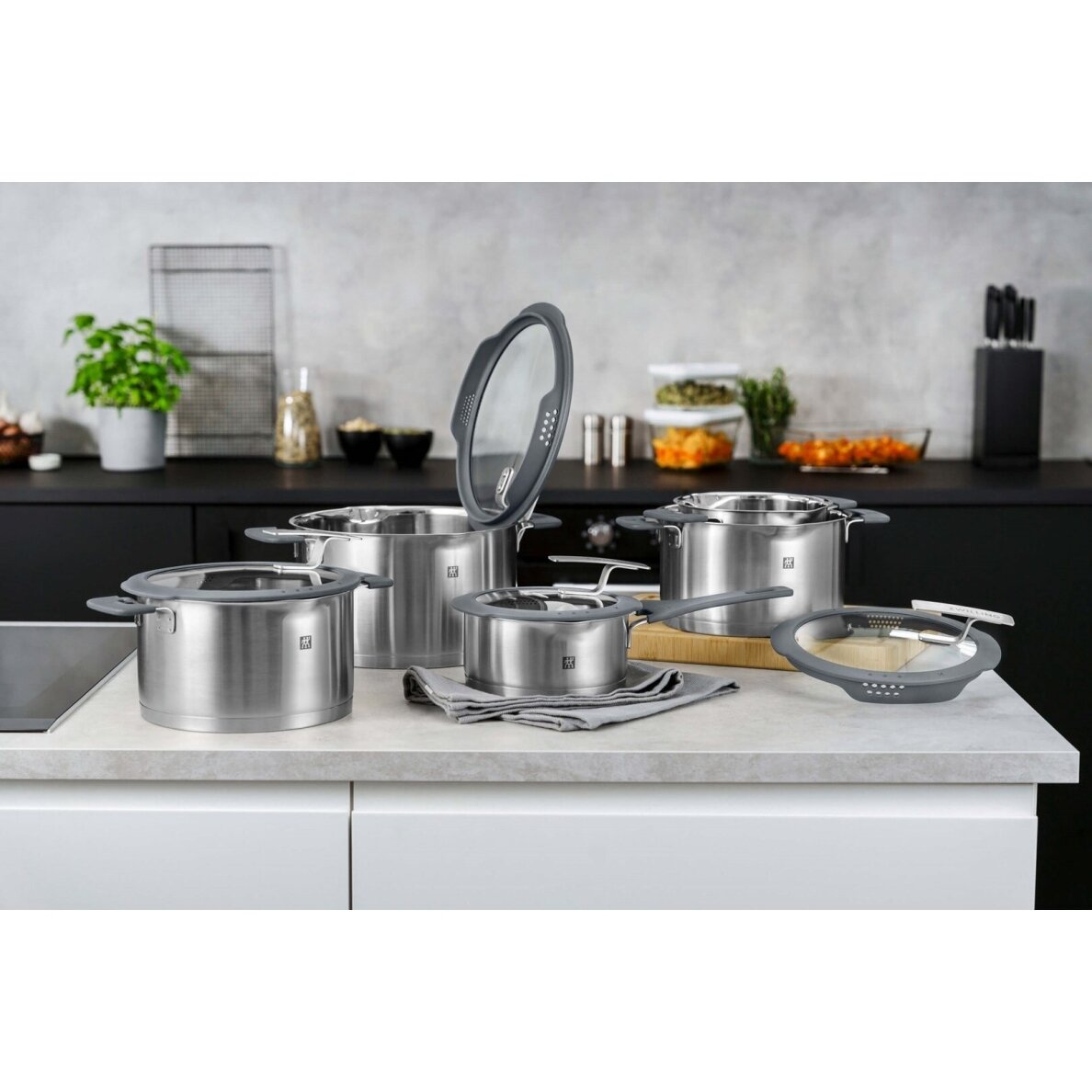 ZWILLING SIMPLIFY 66870-005-0 Puodų rinkinys, nerūdijantis plienas, 5 vnt., sidabro ir juodos spalvos 5 ZWILLING SIMPLIFY 66870-005-0 Puodų rinkinys, nerūdijantis plienas, 5 vnt., sidabro ir juodos spalvos 5
